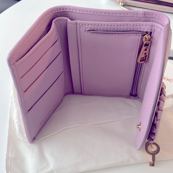 Lilac see by Chloe wallet, super cute colour and like new condition! - Picture 2 of 2